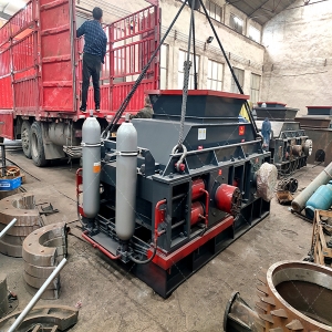 半自動2PG1200x800型液壓對輥破碎機發往四川