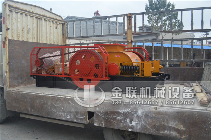 大型雙齒輥破碎機(jī)的價(jià)格是多少，有哪些合適的型號選擇？