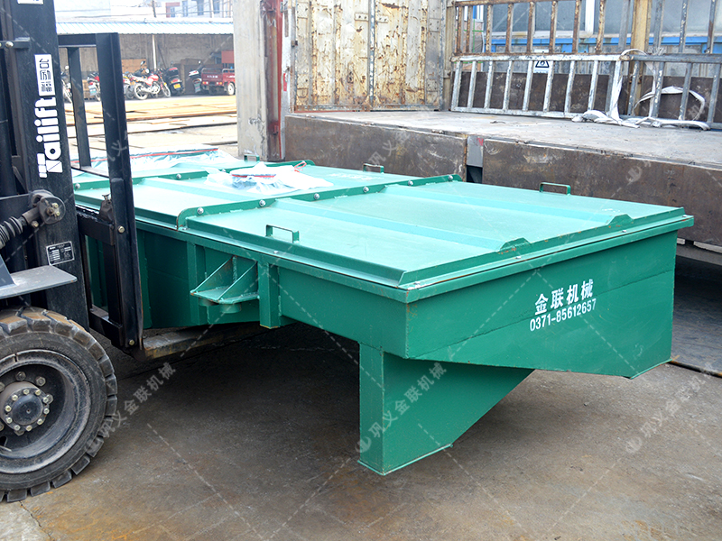1535兩層直線振動篩發(fā)貨圖片_發(fā)往吉林長春_篩石英砂