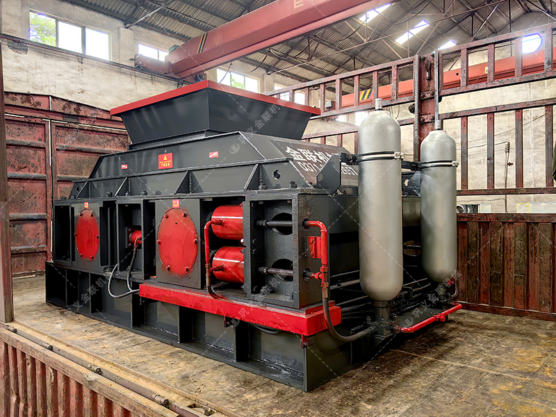 大型液壓對輥制砂機規格型號及技術參數簡介