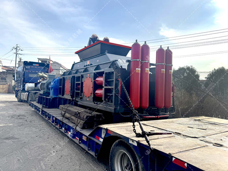 高品質(zhì)混凝土用砂難求？液壓對輥破碎機來幫你！